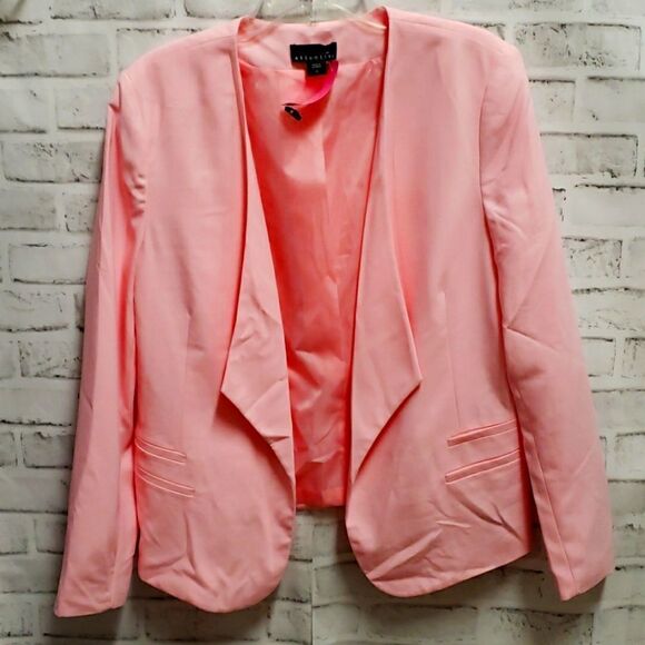 Attention jacket   - Picture 1 of 3